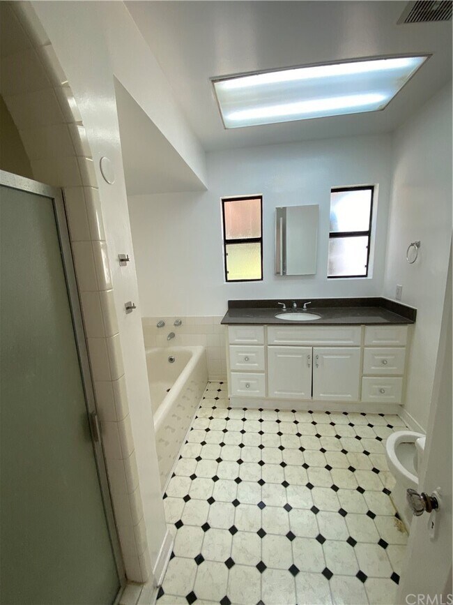 Building Photo - 5713 Temple City Blvd