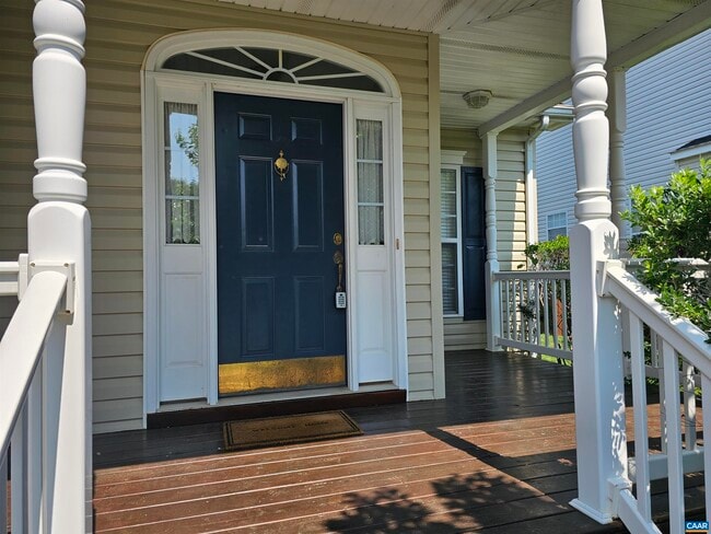 Building Photo - 134 Deerwood Dr