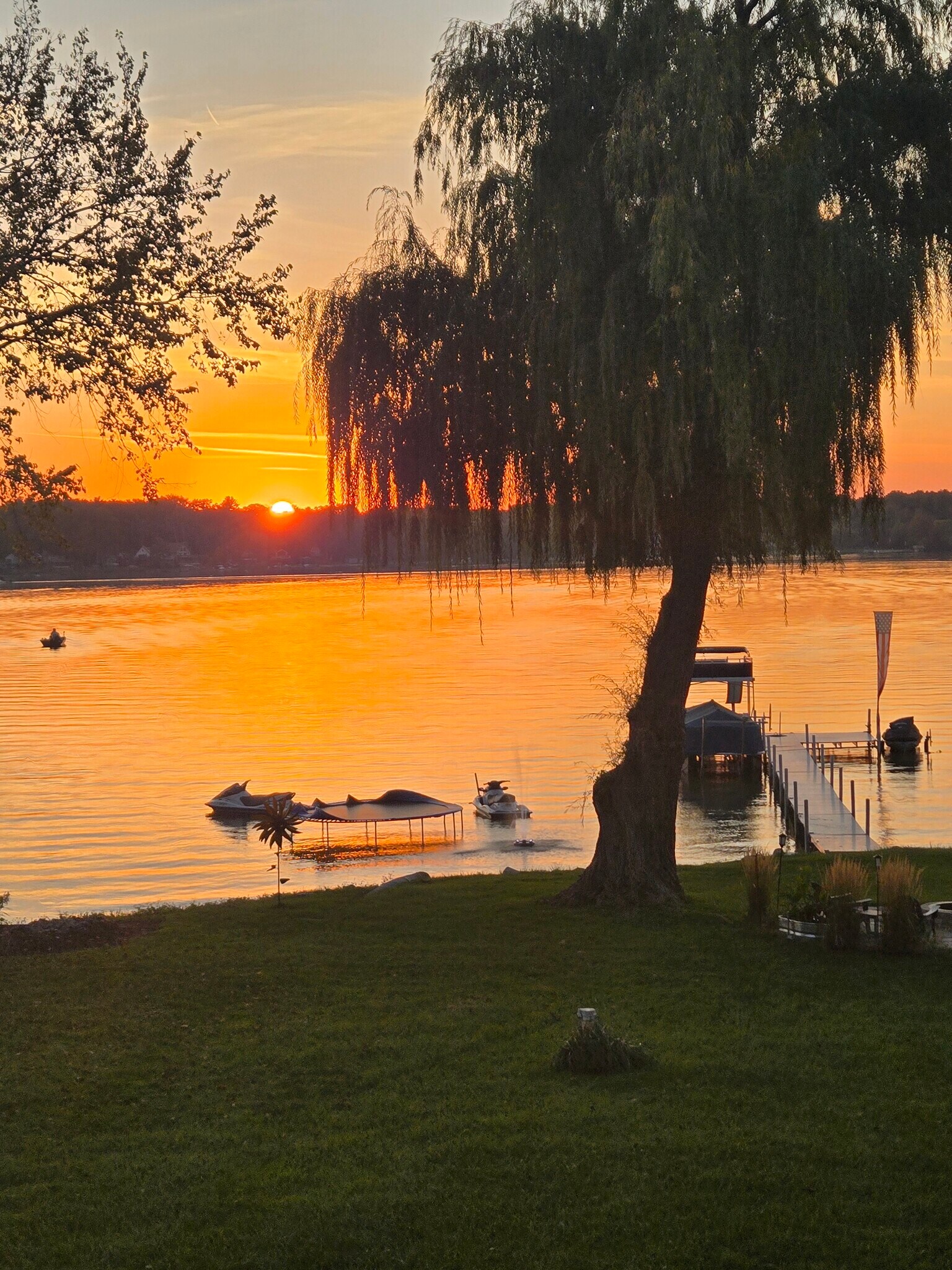 Building Photo - 15305 Silver Beach Dr