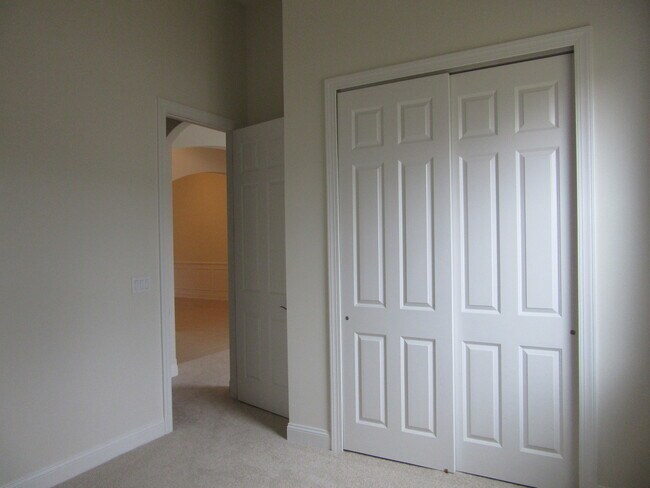 Building Photo - Beautiful 4B/3B plus office single family ...