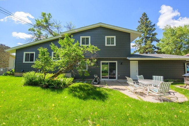 Building Photo - Rare 3 bed 3 bath home in new hope!!!
