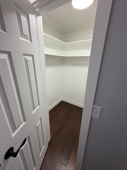 Building Photo - 9461 Vance Ct