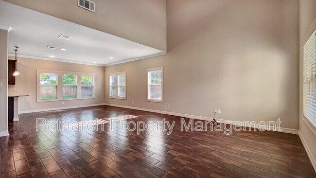 Building Photo - 1309 Foster Ave