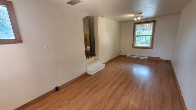 Building Photo - Johnson Duplex