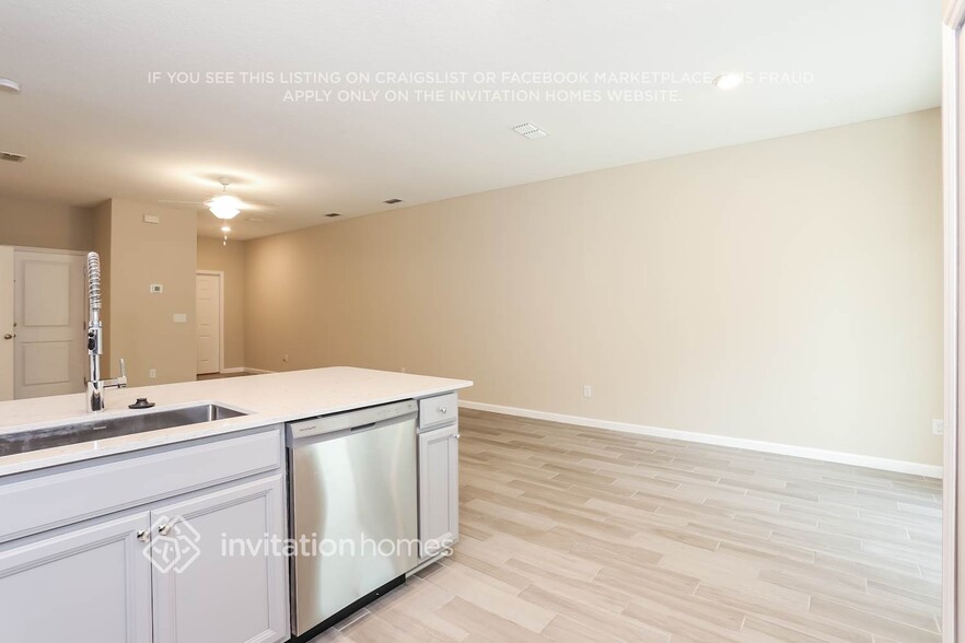 Building Photo - 13268 Shore Grass Dr