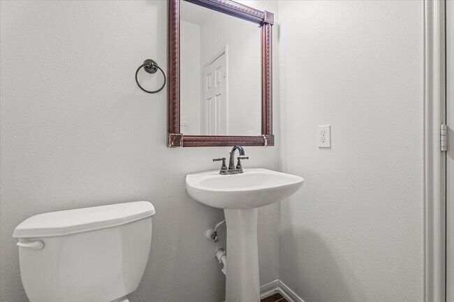 Building Photo - 7 Canyon Wren Dr