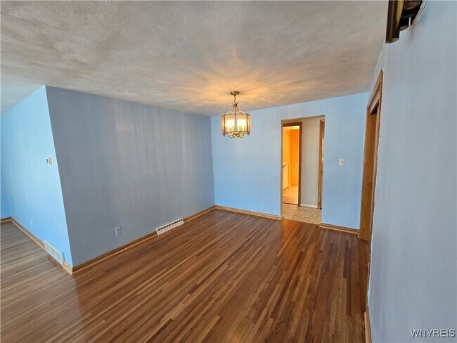 Building Photo - 39 Lennox Ave