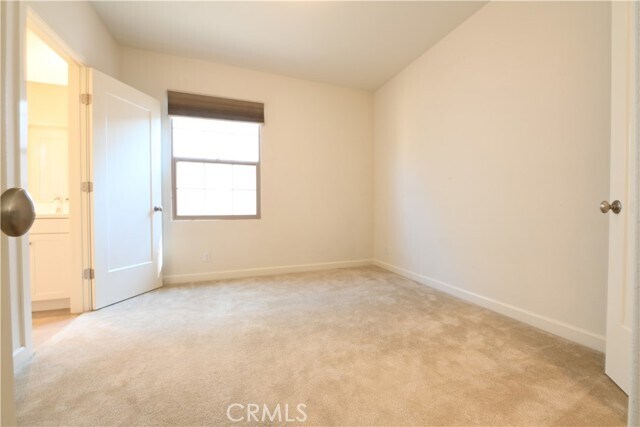 Building Photo - 105 Holly Springs