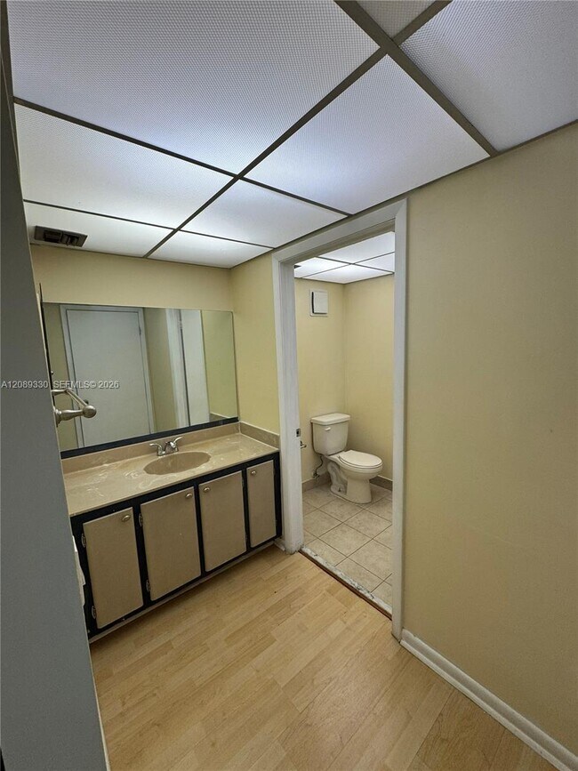 Building Photo - 10855 SW 112th Ave