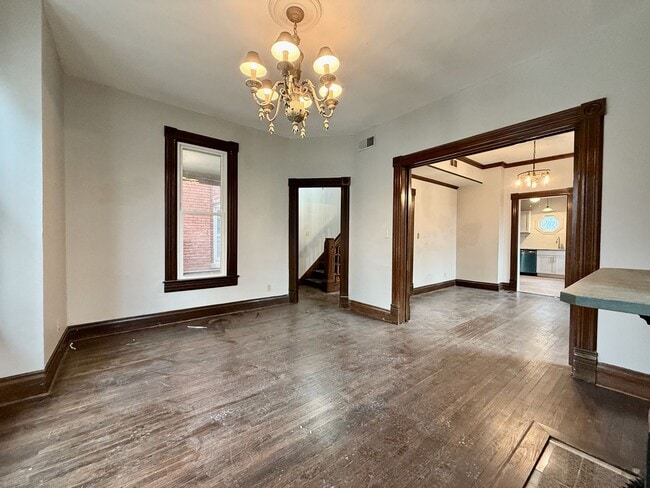 Building Photo - Very Spacious 2 Bed 2.5 Bath Home!