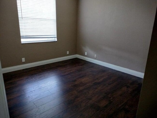 Building Photo - 5671 Sunberry Cir