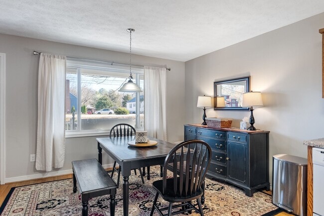 Building Photo - 3-Bedroom in Town of Farmville with One-Le...