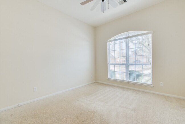 Building Photo - 2706 Night Song Dr