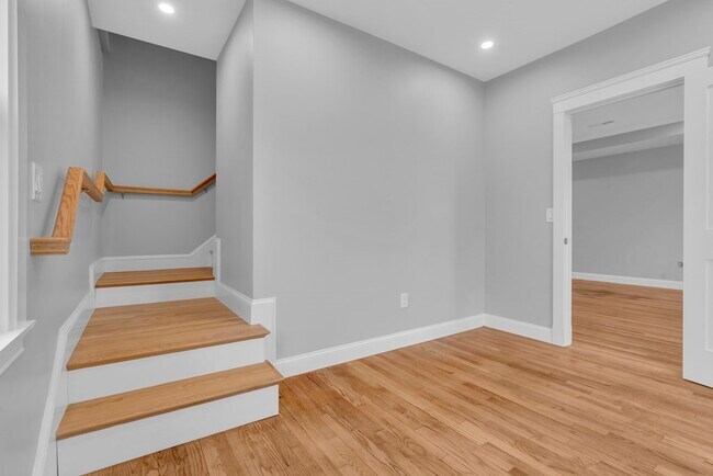 Building Photo - 48 Webster St