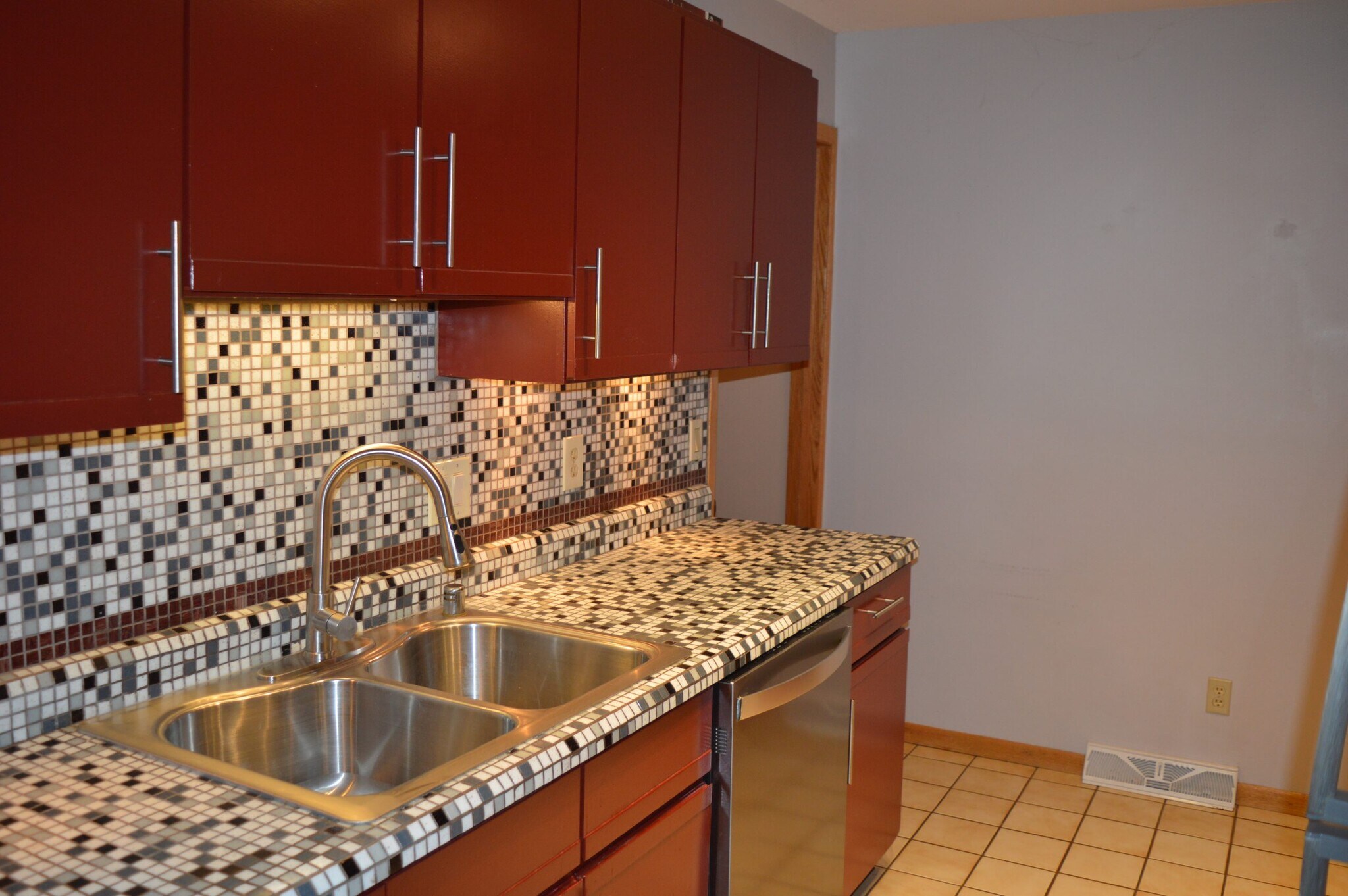 Building Photo - 143 Ponwood Cir