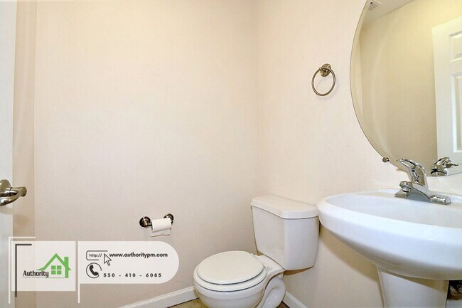 Building Photo - 1294 Mighty Oak Ln