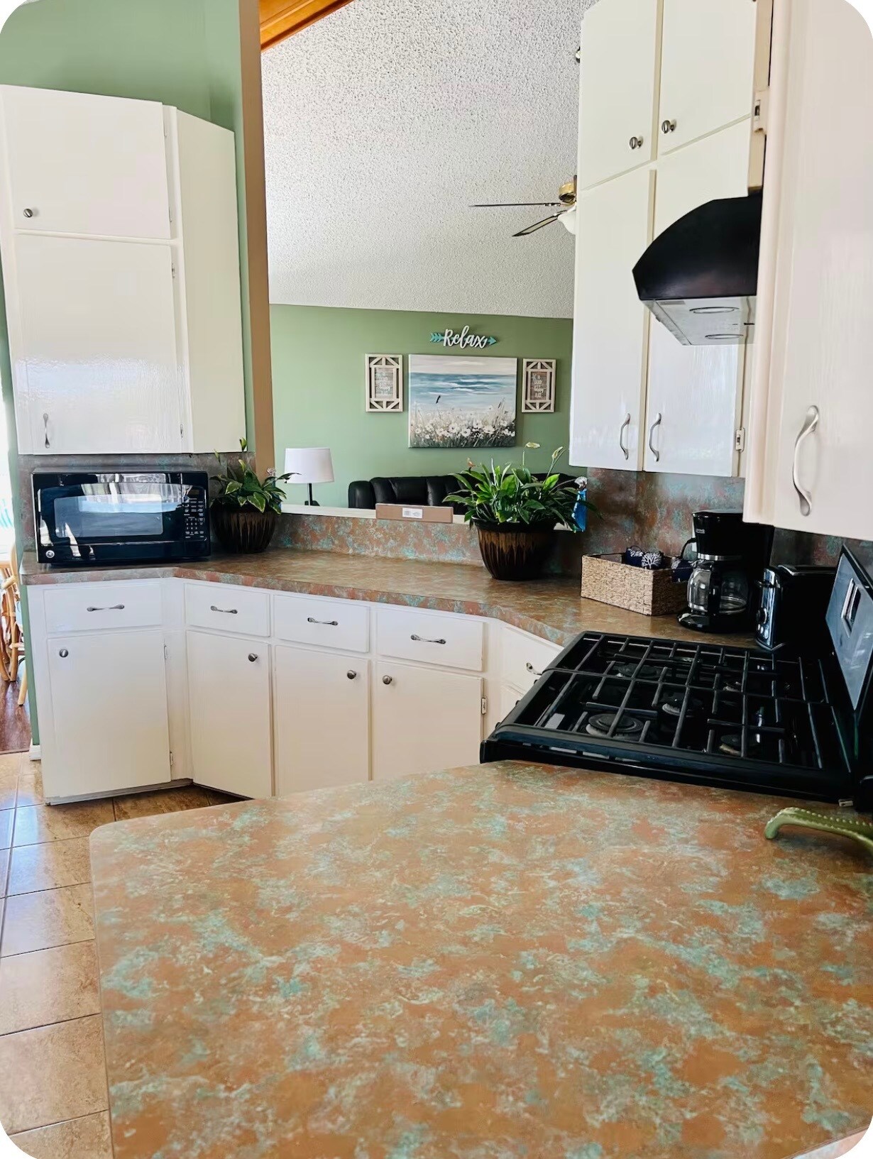 Building Photo - 402 14th St