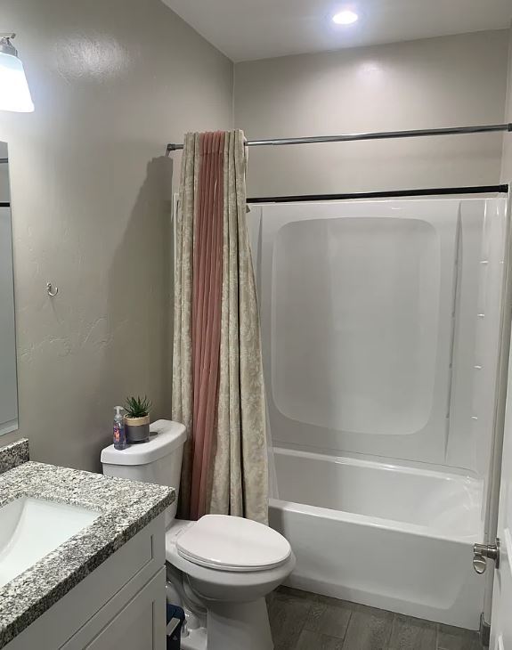 Building Photo - 803 N Van Alstine St