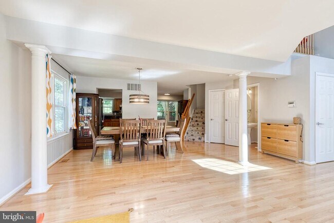 Building Photo - 1202 Jewel Weed Path