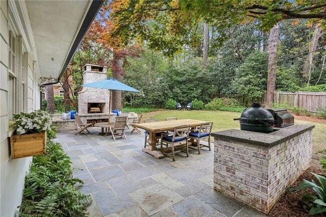 Building Photo - 2415 Oldfield Rd NW