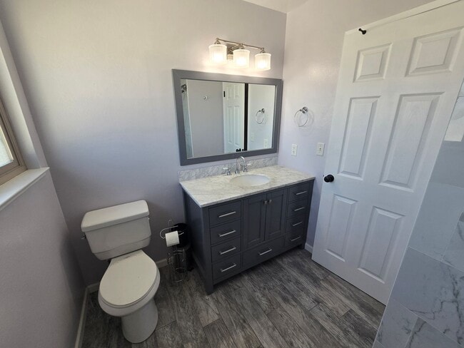 Building Photo - Cozy 2 bed 2 bath