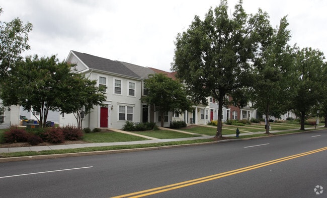 Building Photo - Henson Ridge I