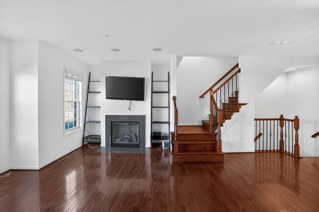 Building Photo - 610 Sprintsail Way