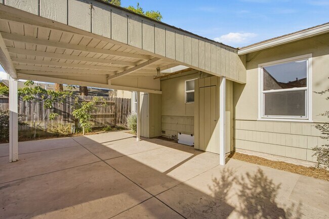 Building Photo - 541 Jackson Ave