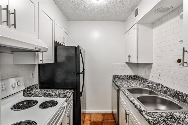 Building Photo - 149 Lablanc Way NW