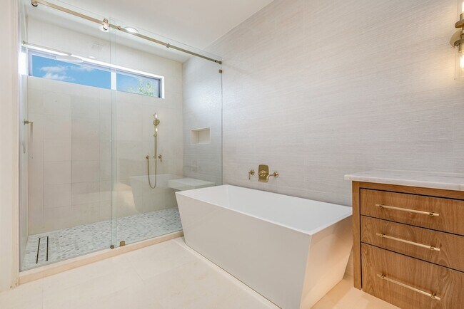 Building Photo - 4203 Normandy Ave