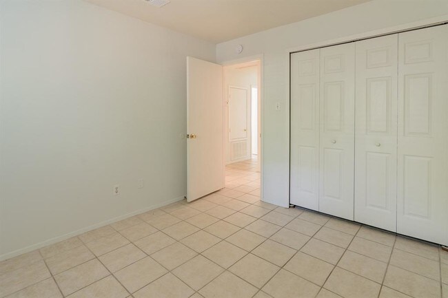 Building Photo - 80 S Wavy Oak Cir