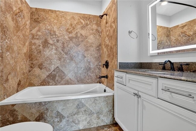 Building Photo - 2233 Peachtree Rd NE