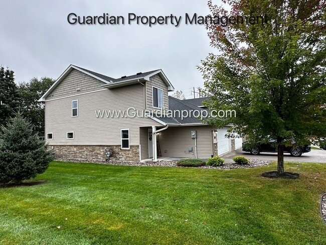 Building Photo - Lakeville Corner Unit, Walk out Patio, 2 Car Garage, W/D on Upper Level, 2.5 Baths