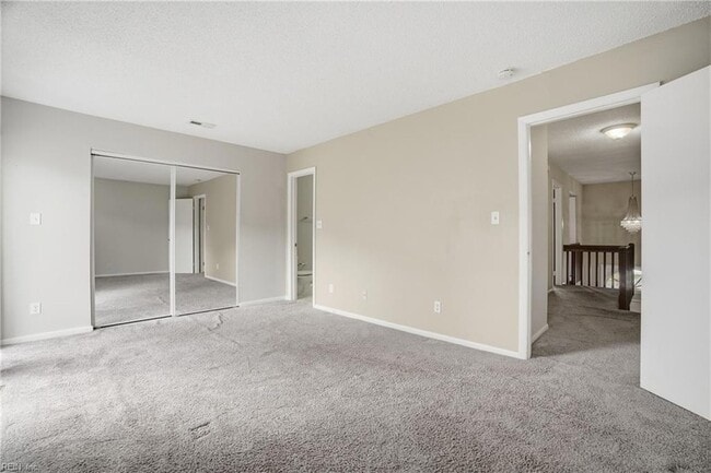 Building Photo - 710 Waters Dr