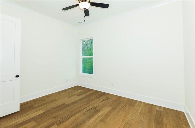 Building Photo - 3374 Lee Dr