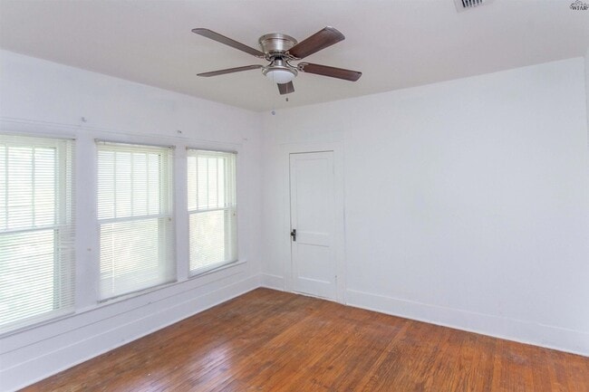 Building Photo - 1710 Pearl Ave