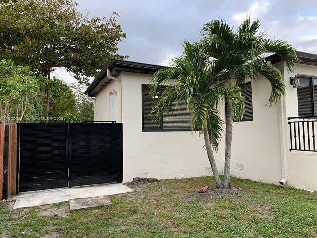 Primary Photo - 7935 SW 17th Terrace