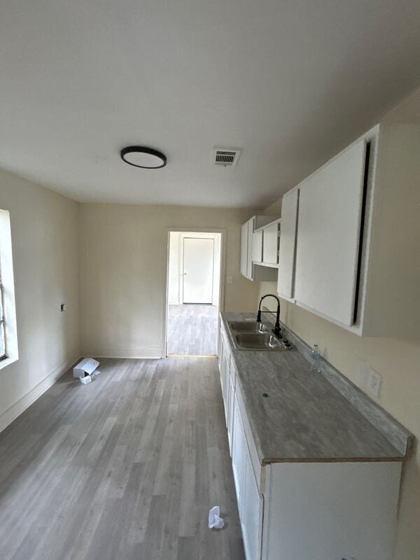 Building Photo - 437 Erie St