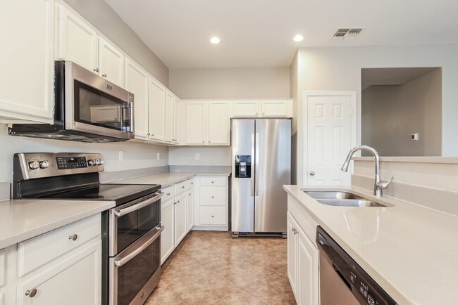 Building Photo - 2741 W Bowker St