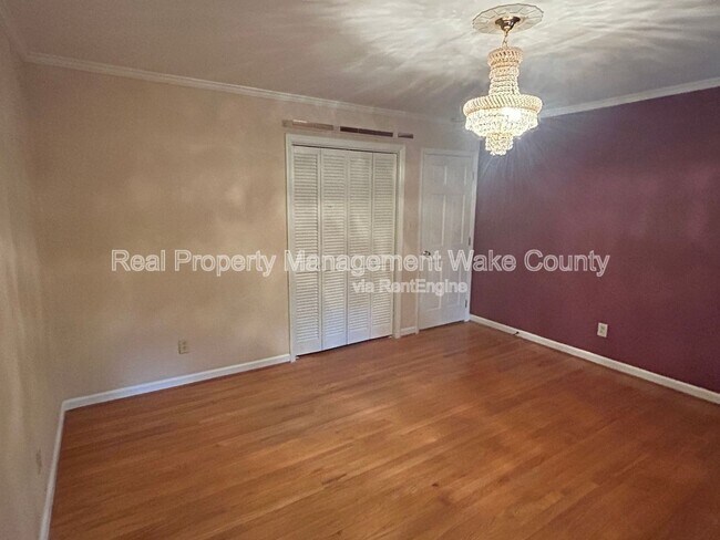 Building Photo - 4500 Connell Dr
