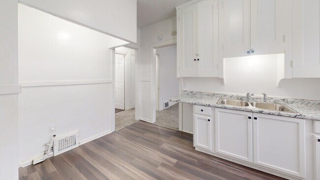 Building Photo - 3863 E 154th St