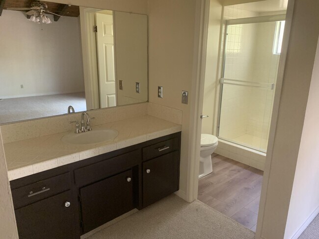 Building Photo - 1645 Encino Ct