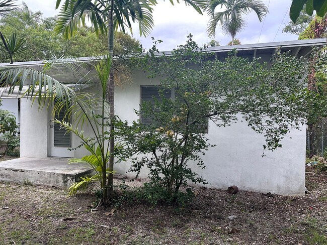 Primary Photo - 415/65 SW 11th St.