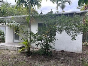 Building Photo - 415/65 SW 11th St.