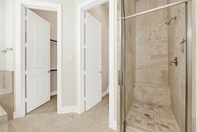 Building Photo - 72 N Hutcheson St