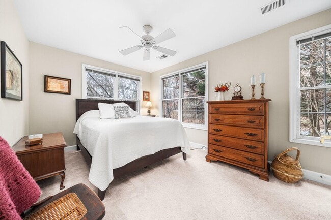 Building Photo - 4620 Knight Pl