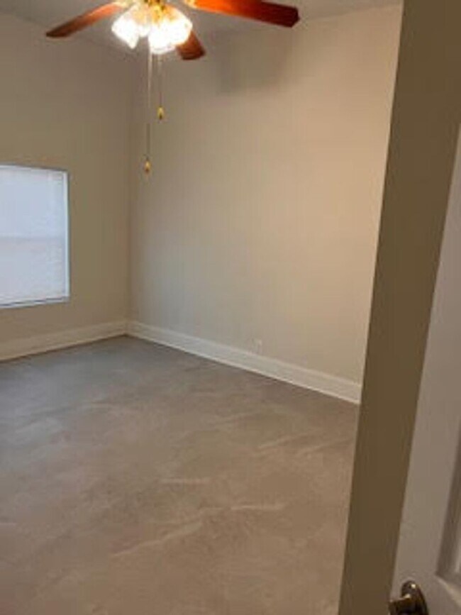 Building Photo - Just minutes away from IUPUI's campus and downtown,