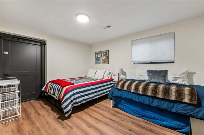 Building Photo - Fully Furnished Luxury Executive Rental