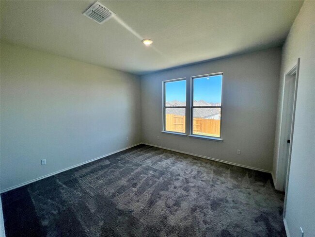Building Photo - 353 Grace Lilly Dr