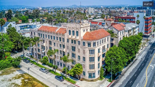 Building Photo - 4125 Wilshire Blvd
